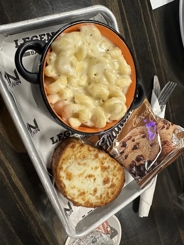 Kids White Cheddar Mac & Cheese with Texas Toast